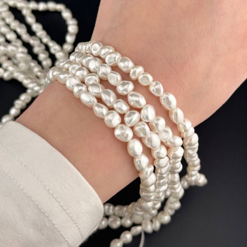 Майорка цвет белый средний размер бусин 6мм